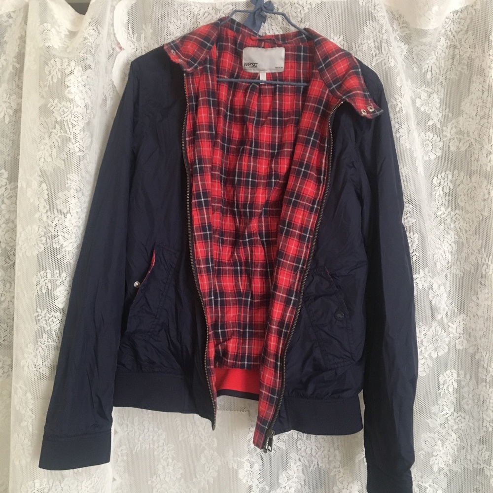 Wesc Navy blue windbreaker with plaid inside