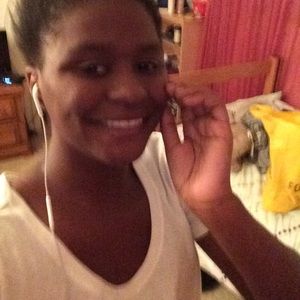 Meet your Posher, Makayla