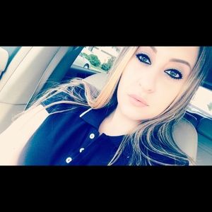 Meet your Posher, Tia