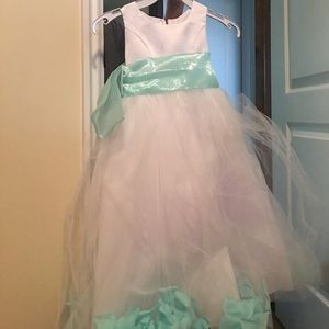 Flower girl dress. Size 4