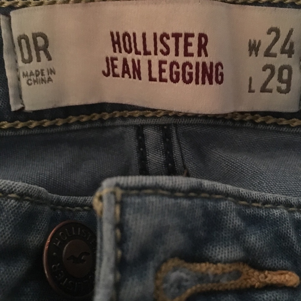 Light colored Hollister jean leggings