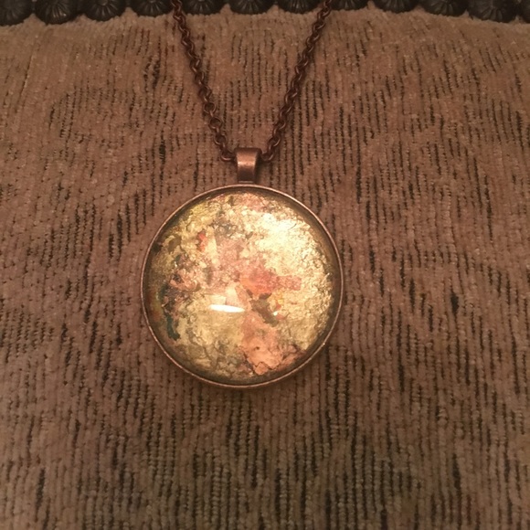 Metallic leaf pendant - Picture 2 of 3