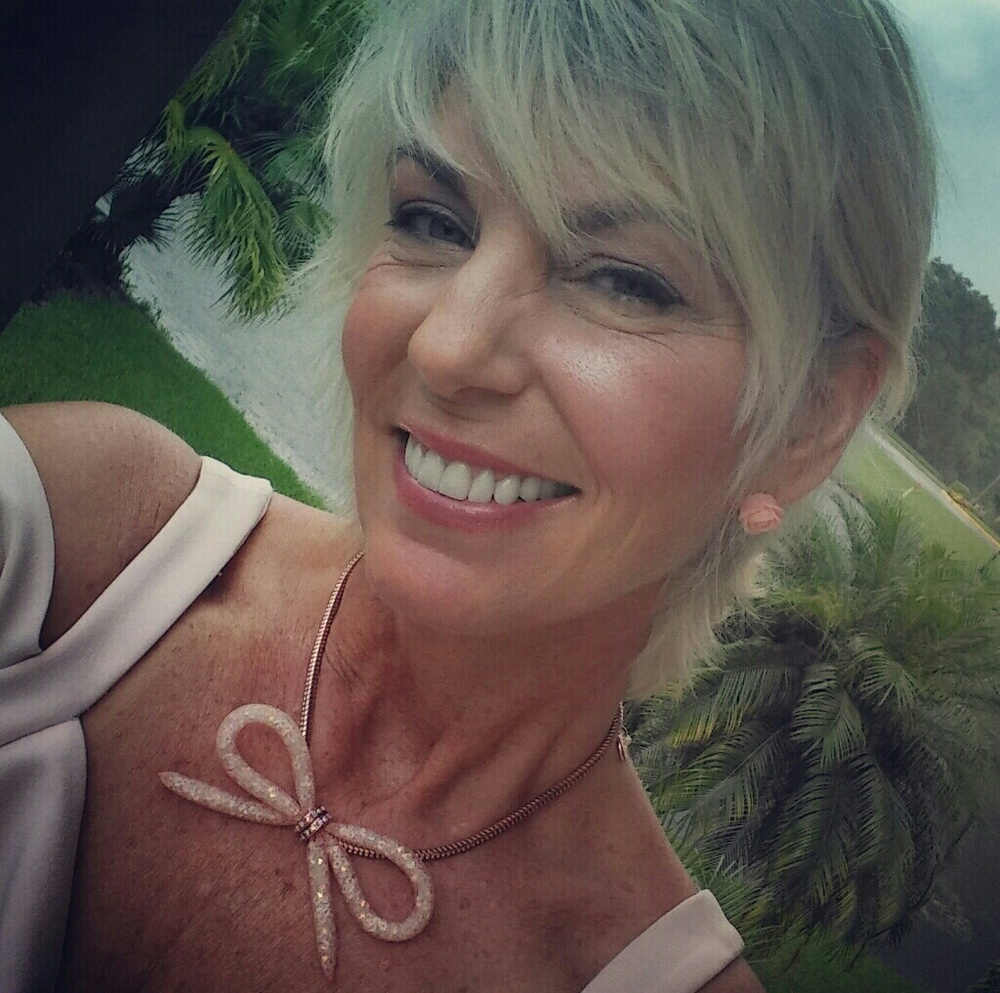 Meet your Posher, Eve