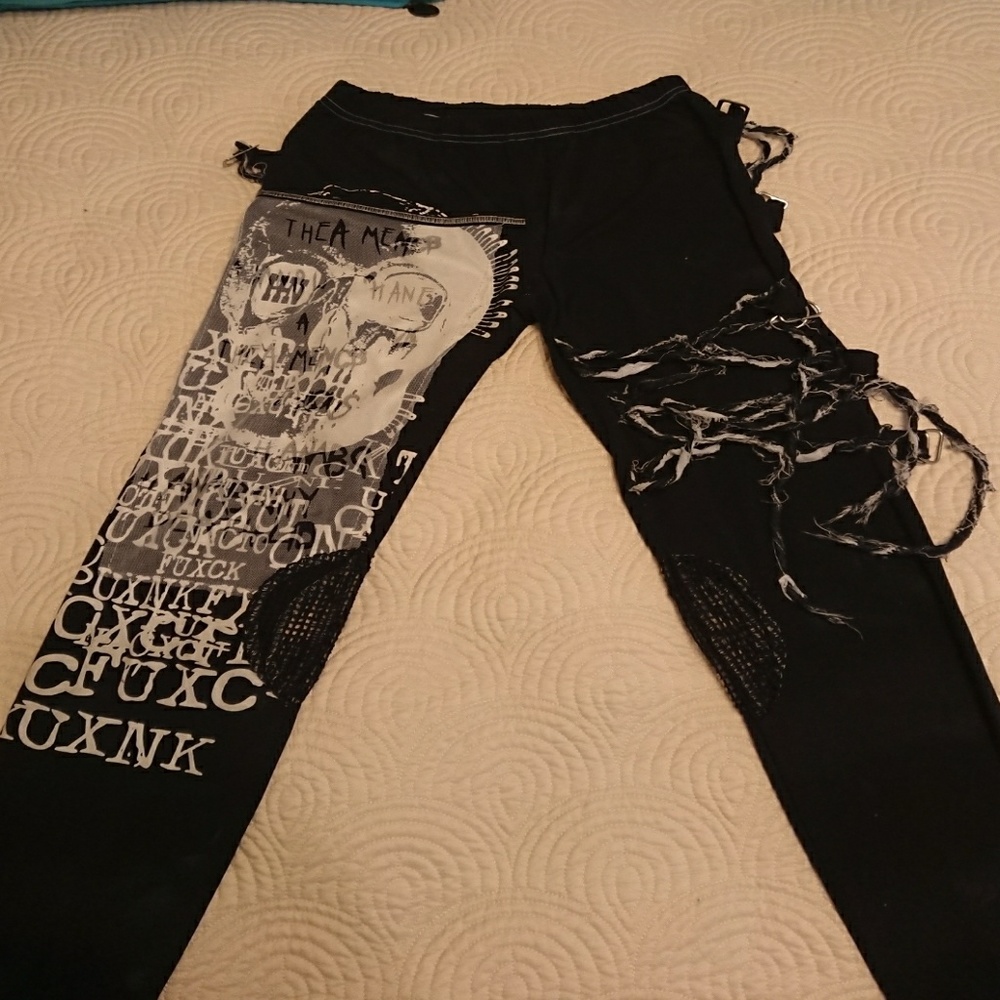 Goth beautiful skull distressed leggings