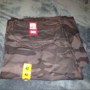 NWT Unionbay Size 42 Waist Cargo Shorts