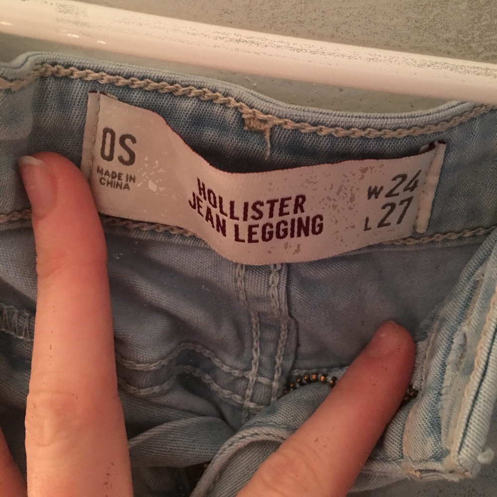 Light colored Hollister jean leggings