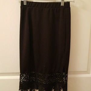 Black Fitted Skirt with Lace Trim