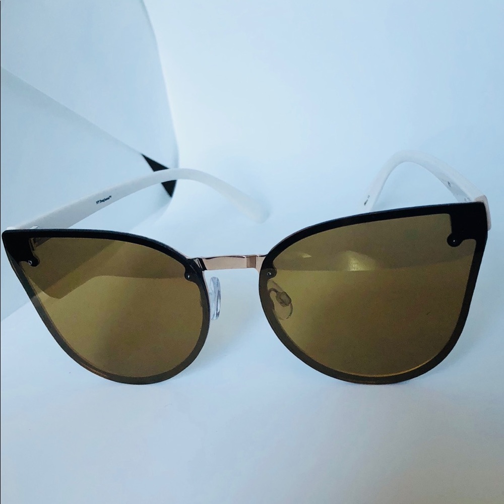 Sunglasses - Picture 2 of 5
