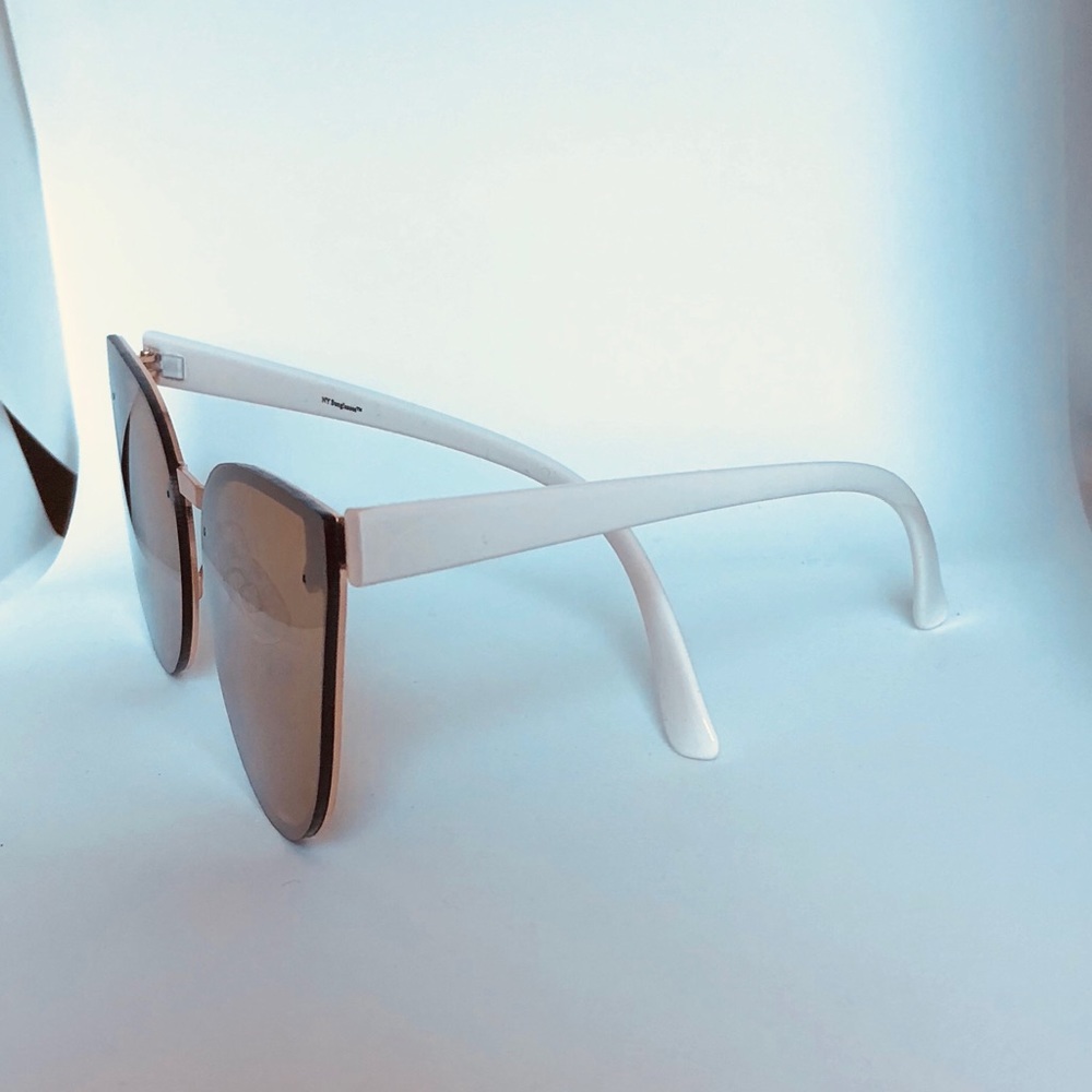 Sunglasses - Picture 4 of 5