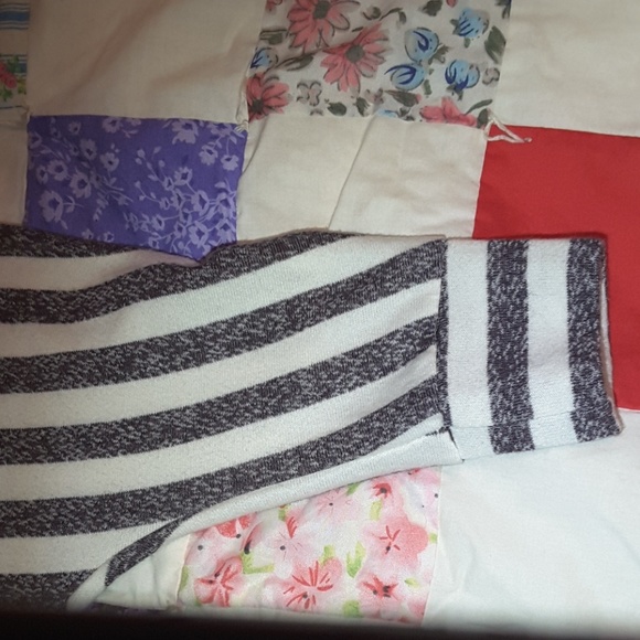 Paper crane size small hooded lightweight sweater - Picture 3 of 4