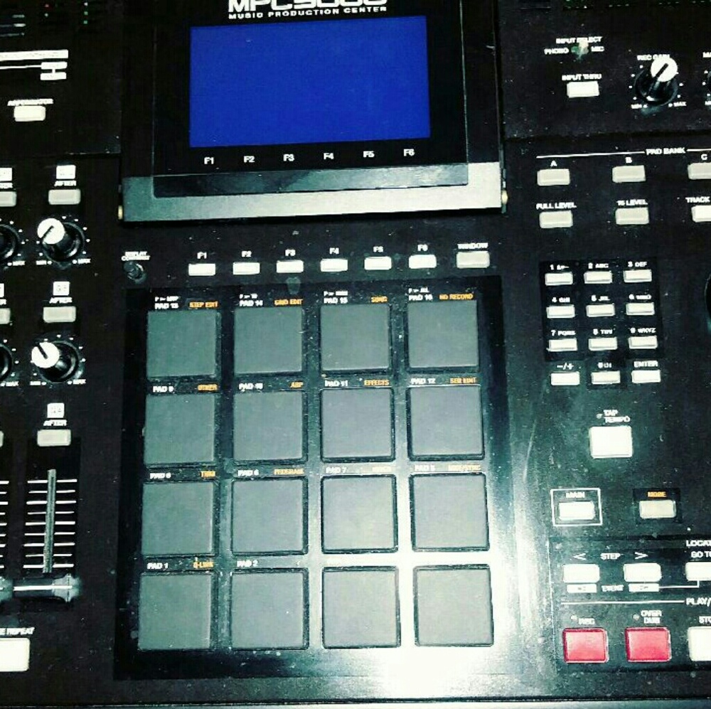 Mpc 5000 full memory loaded..brand new pads..cd ro