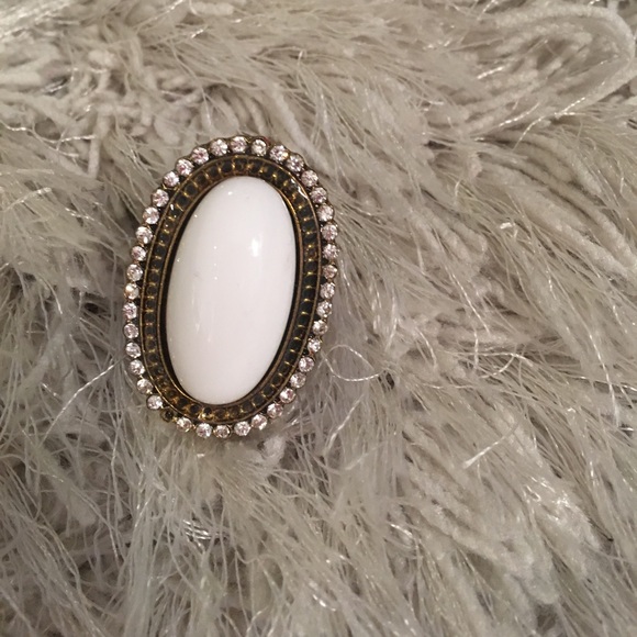 Nordstrom Jewelry - Stretchy statement ring 😍