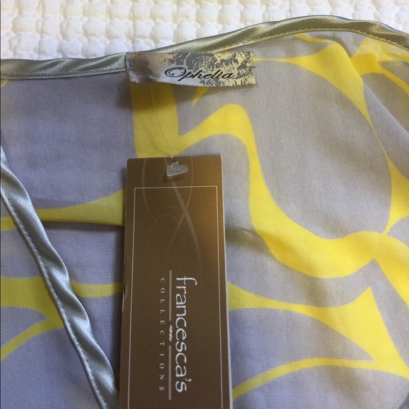 Francesca's Top - Picture 3 of 5