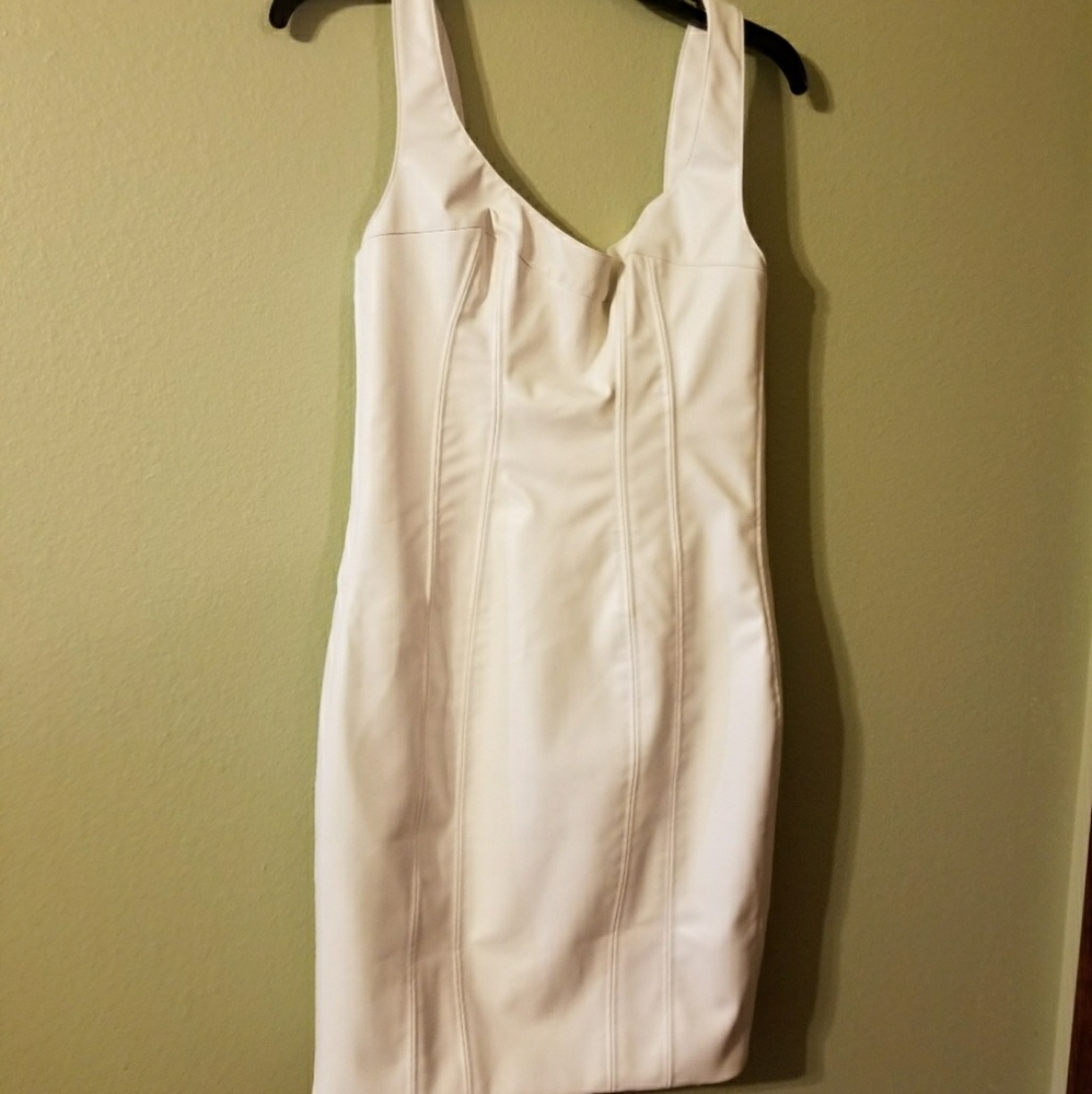 White dress/tried on but never worn!