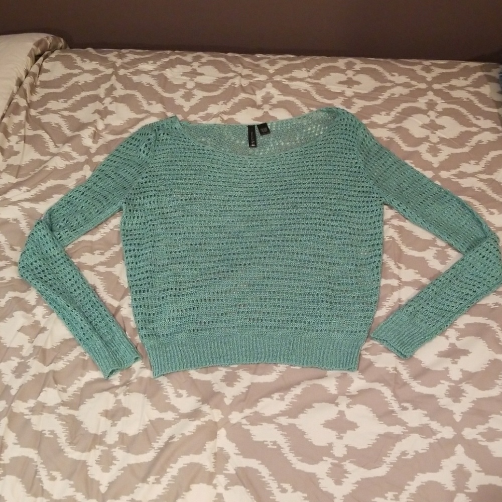 Cute beachy top!