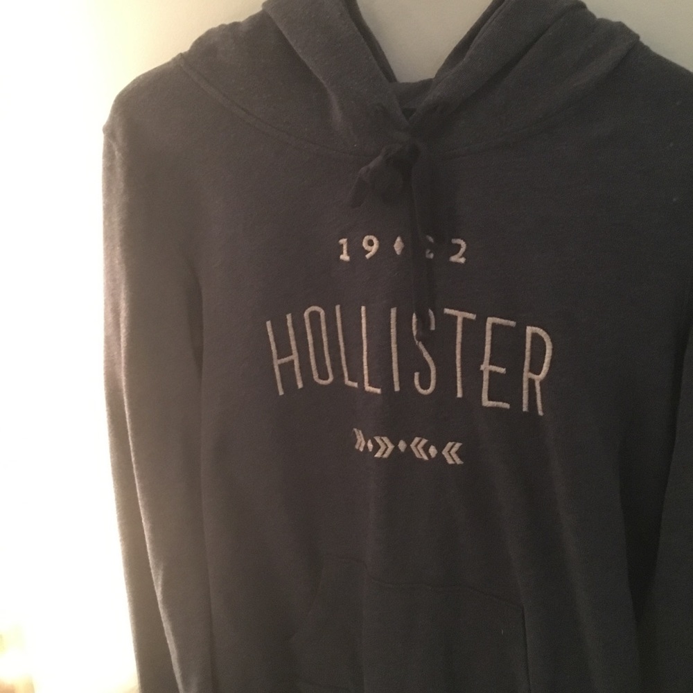 Dark grey Hollister sweatshirt