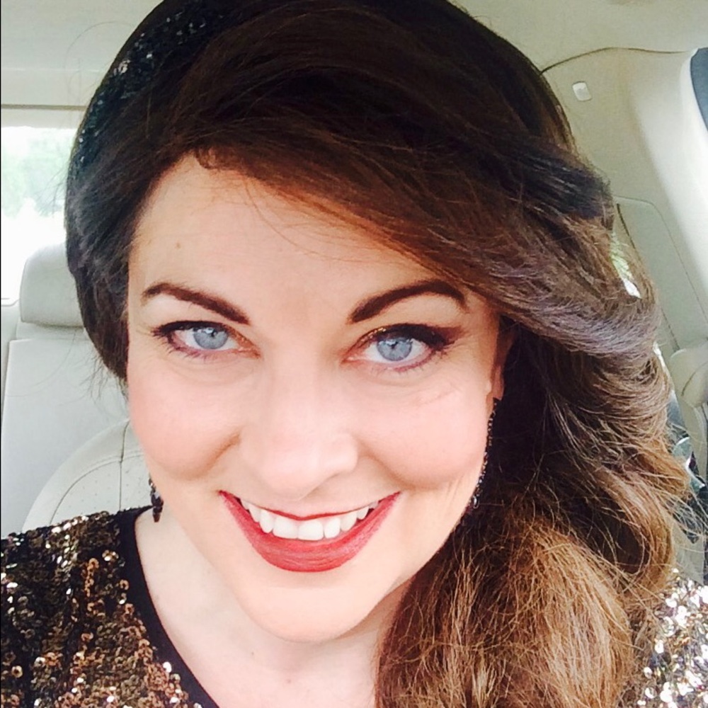 Meet your Posher, Robyn