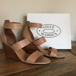 Steve Madden Nude Wedges