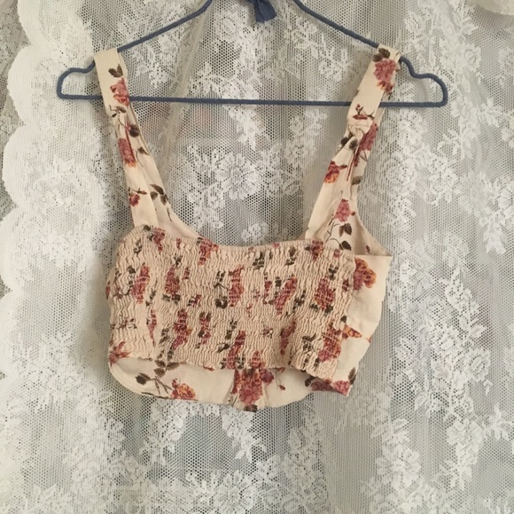 Brandy button crop top with flowers - Picture 3 of 4