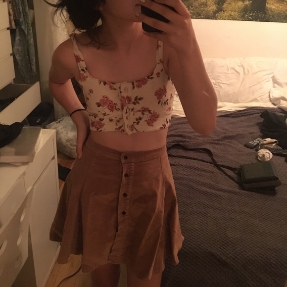 Brandy button crop top with flowers - Picture 4 of 4