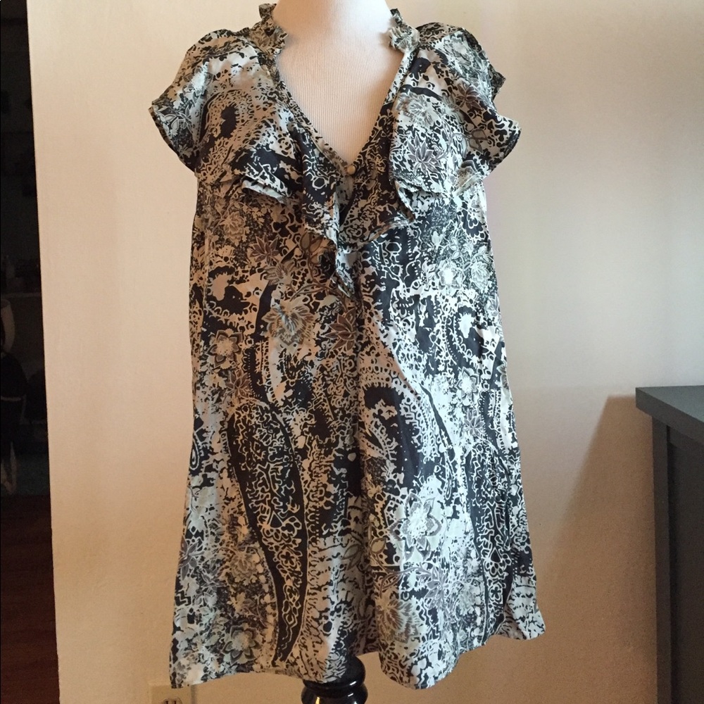 Banana Republic 100 % Silk Floral Shirt