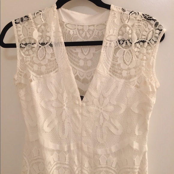 EXPRESS floral lace v neck maxi dress - Picture 5 of 8