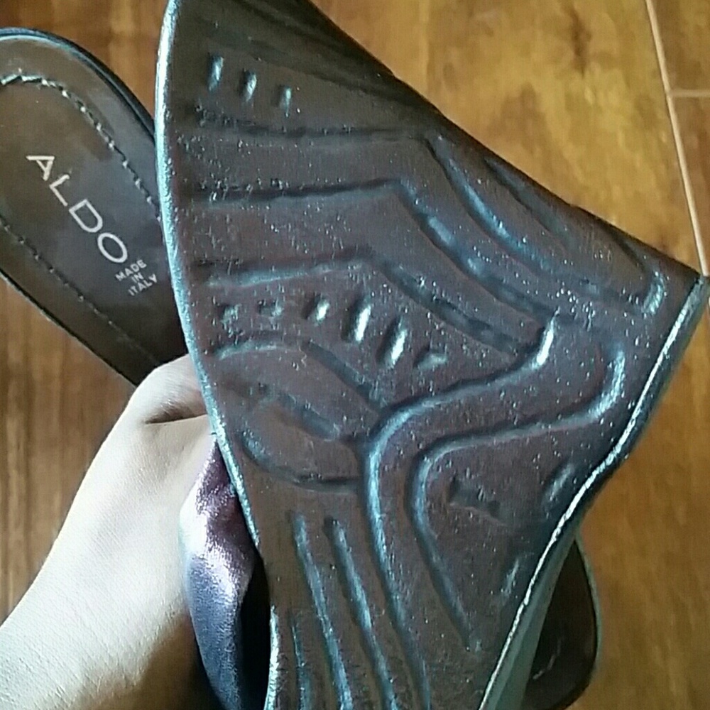 Shoes - Picture 4 of 6