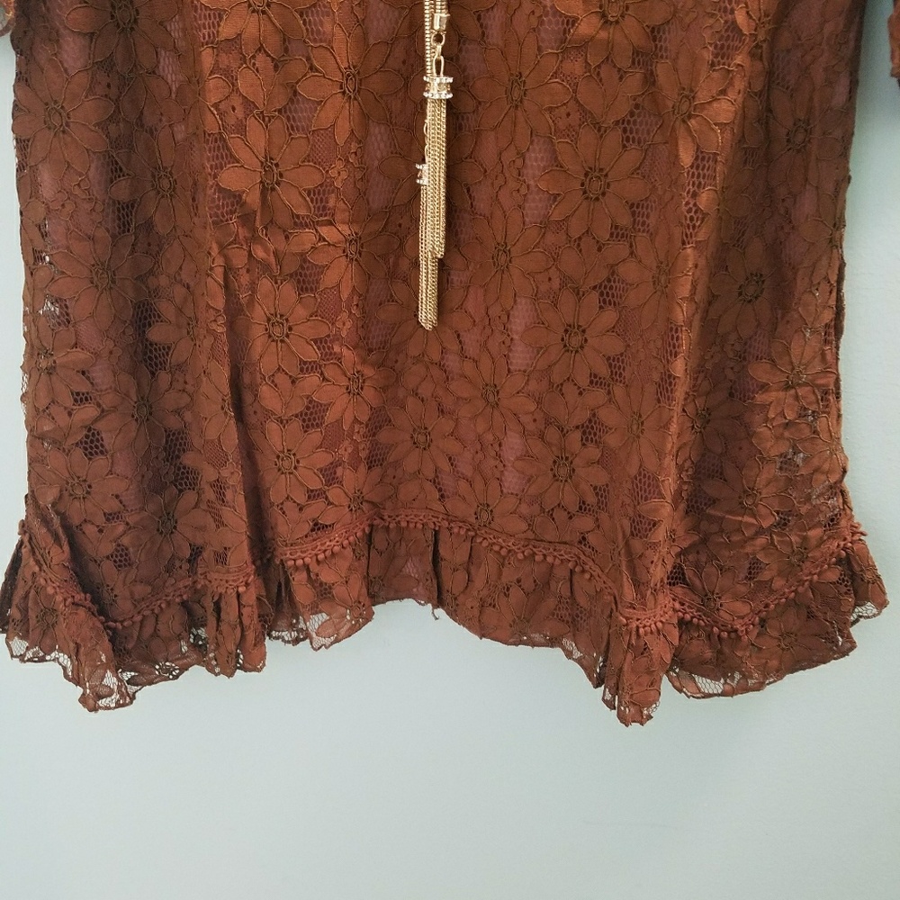 Lace 3/4 sleeve tunic top CCO 1 HR ONLY - Picture 4 of 4
