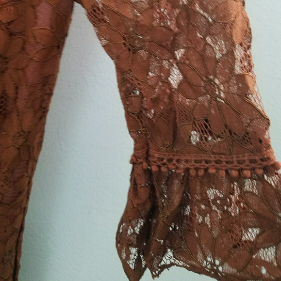 Lace 3/4 sleeve tunic top CCO 1 HR ONLY - Picture 2 of 4