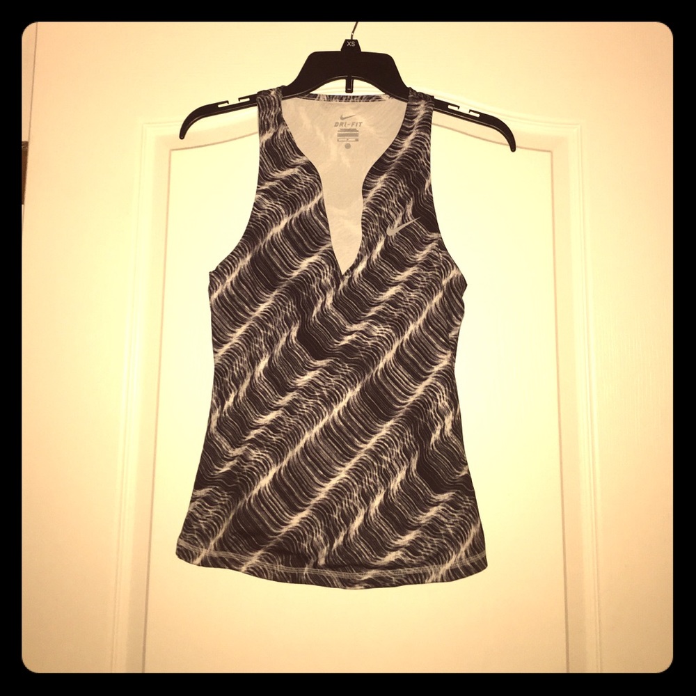 Women's Nike, Size Small Workout Top