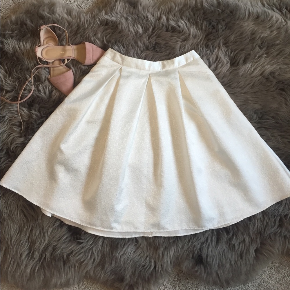High-waisted A-Line Pearl Skirt