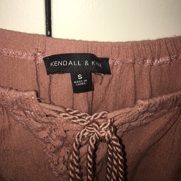 Kendall & Kylie Cute Coral Cropped Blouse - Picture 2 of 6