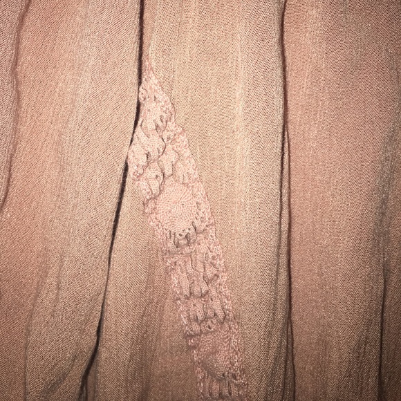 Kendall & Kylie Cute Coral Cropped Blouse - Picture 3 of 6