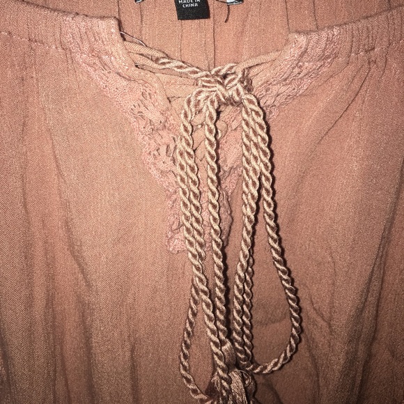 Kendall & Kylie Cute Coral Cropped Blouse - Picture 4 of 6