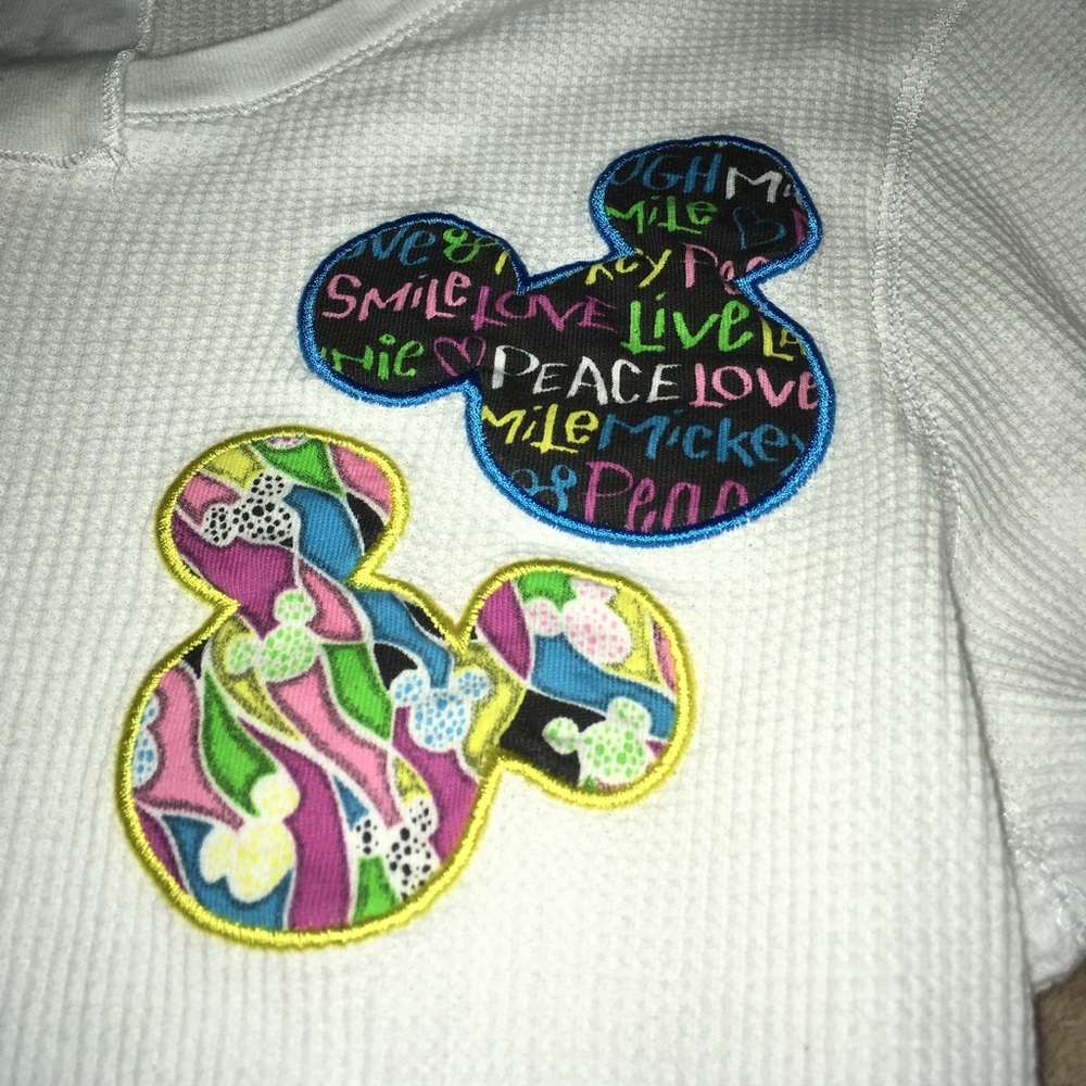 🌈3/$25 Disney World Thermal Mickey Size Medium - Picture 3 of 5