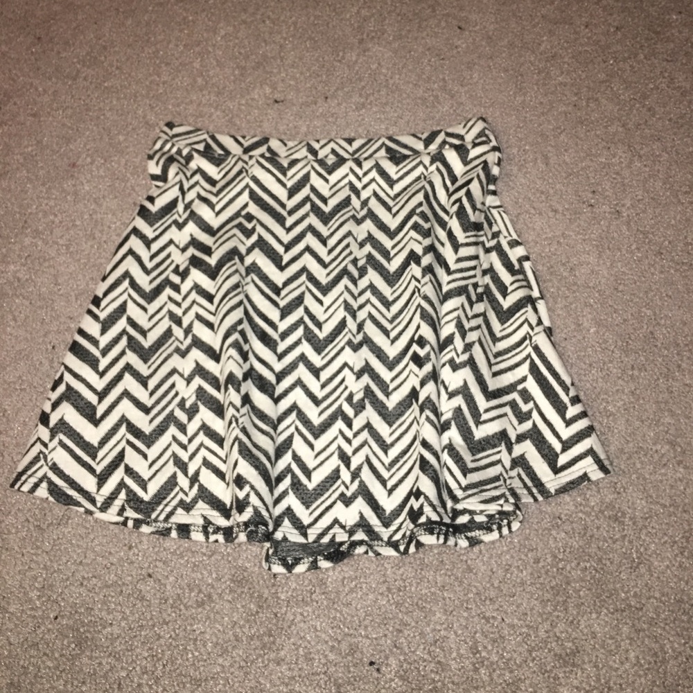 Black & white skater skirt