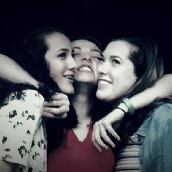 Meet your Posher, Claudia - Picture 1 of 1