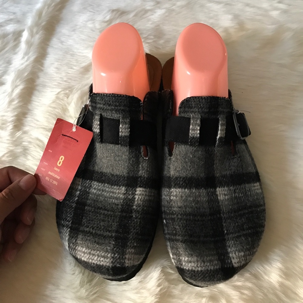 Mossimo Supply Co Women Clogs Size 8 NWT