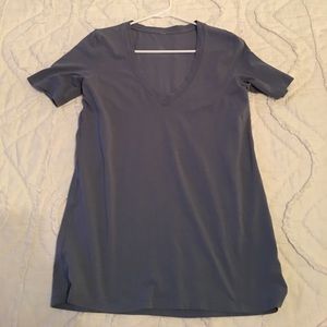 Lululemon size 6 v neck