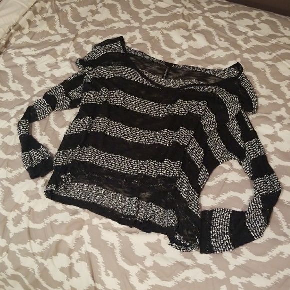 Crop Top - Picture 2 of 4