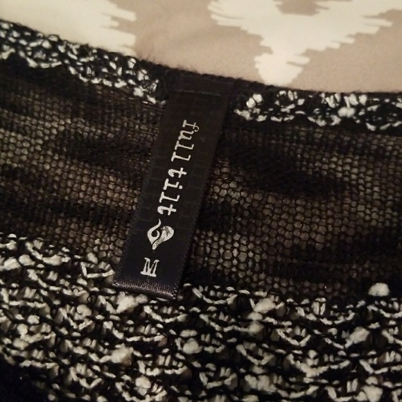 Crop Top - Picture 3 of 4