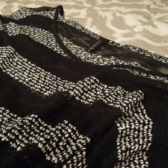 Crop Top - Picture 4 of 4