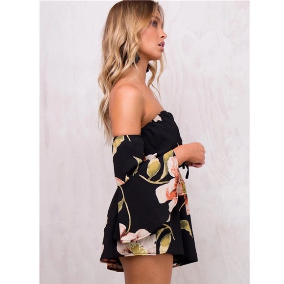 Black floral off the shoulder flower romper - Picture 4 of 5