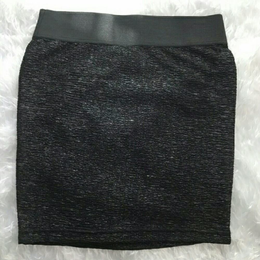 NWOT Black shimmer mini skirt!