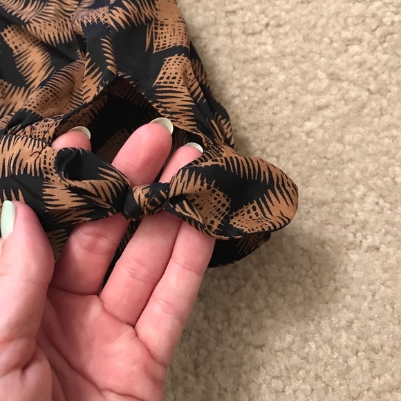 Jungle print side bow tie shorts - Picture 2 of 3