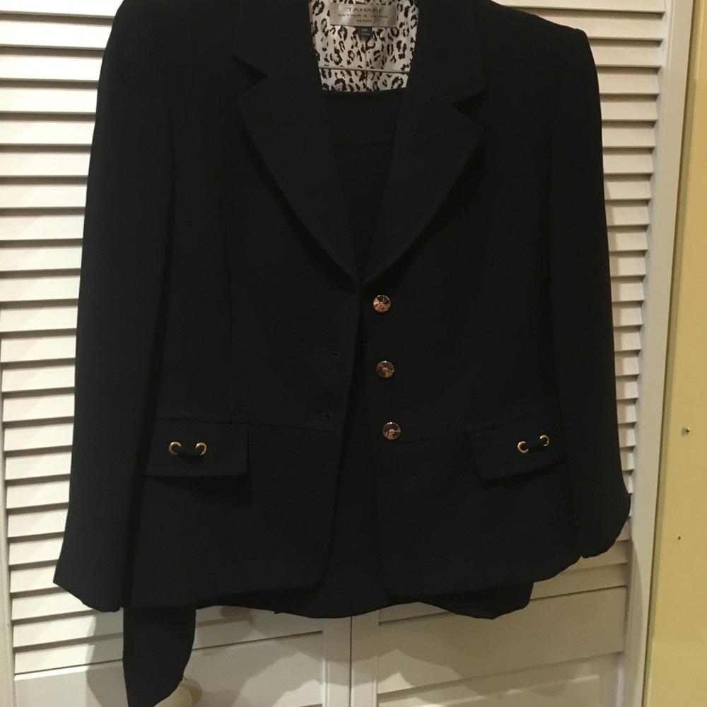 Thahari suit in great condition only wear 3times