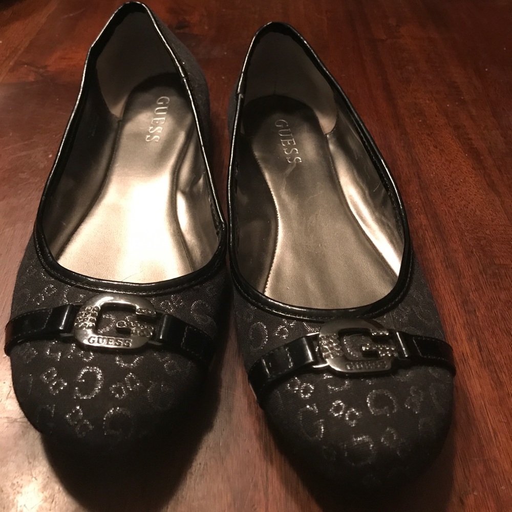 Guess flats