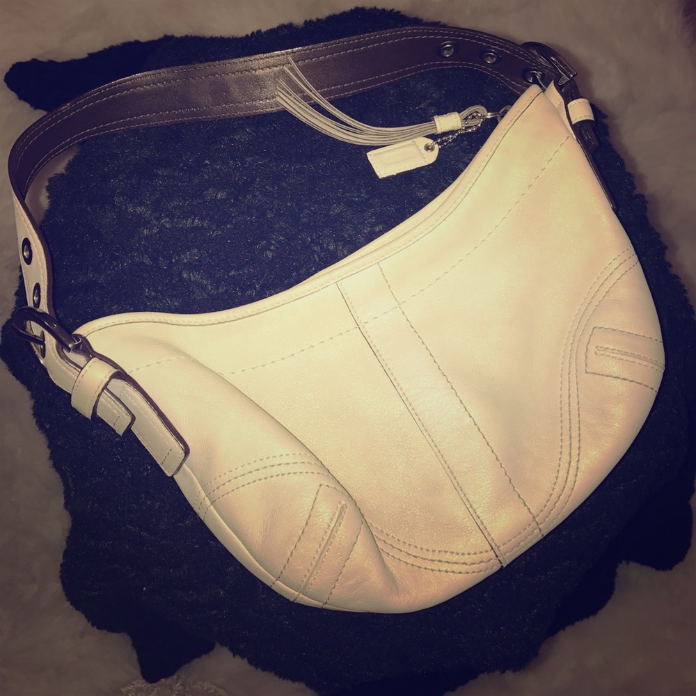 cream coach hobo (leather)