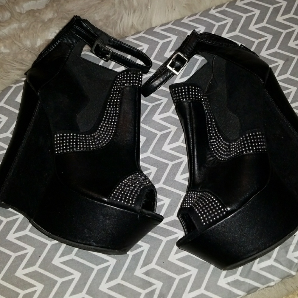 Wedges - Picture 3 of 3