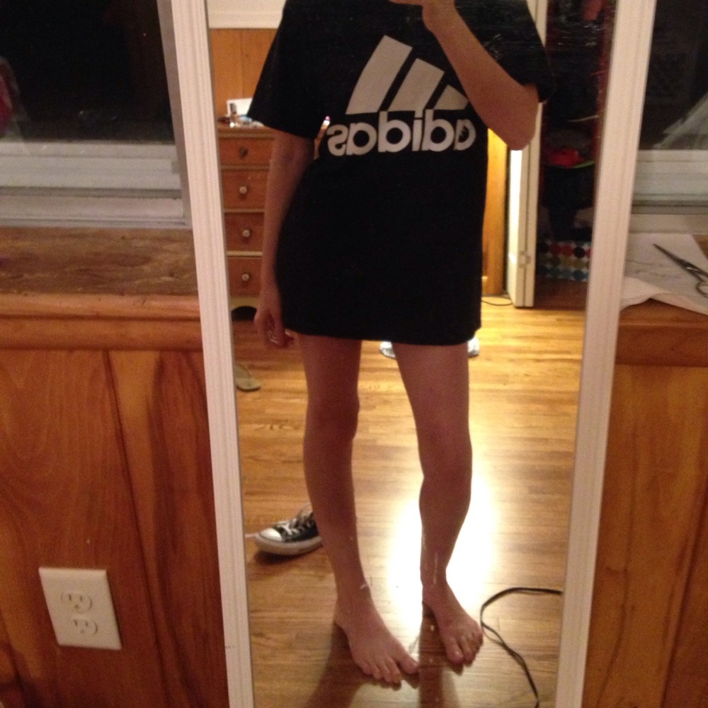 NEW ADIDAS T Shirt Black & White Medium